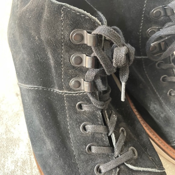 Dr Martens Lesley size 10 womens Black Suede Ankle Boots Lace Up Doc EUC Shoes - Picture 14 of 16